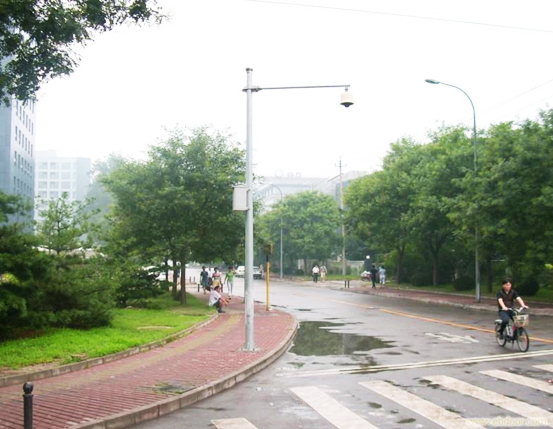 四川菲尼特教您怎樣選購監(jiān)控立桿