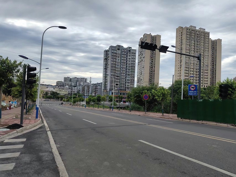 菲尼特紅綠燈桿