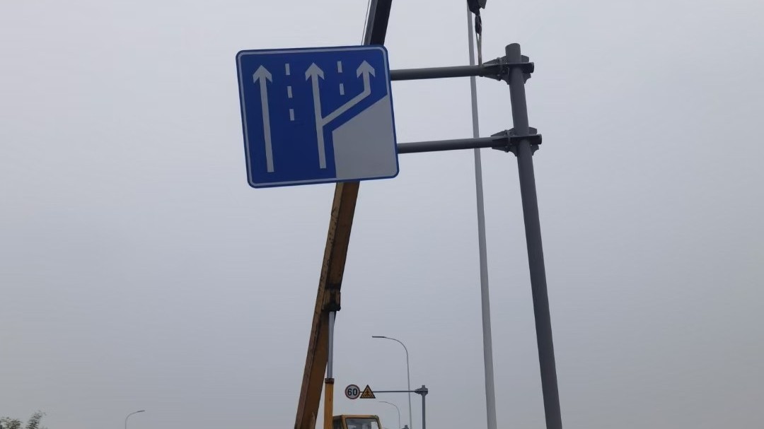 四川標(biāo)志牌桿件廠家哪好