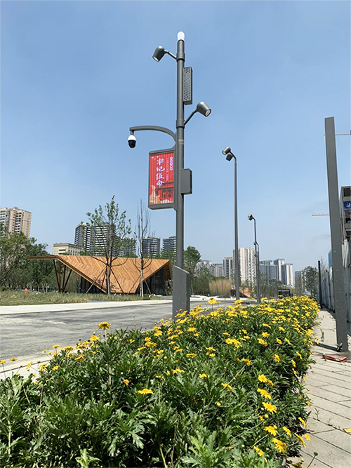 成都新金牛公園安裝菲尼特智慧路燈——直趣