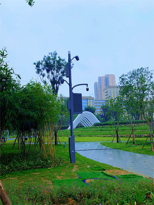 成都新金牛公園安裝菲尼特智慧路燈——直趣
