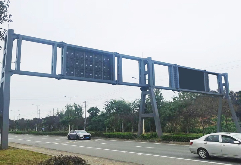 菲尼特龍門(mén)架