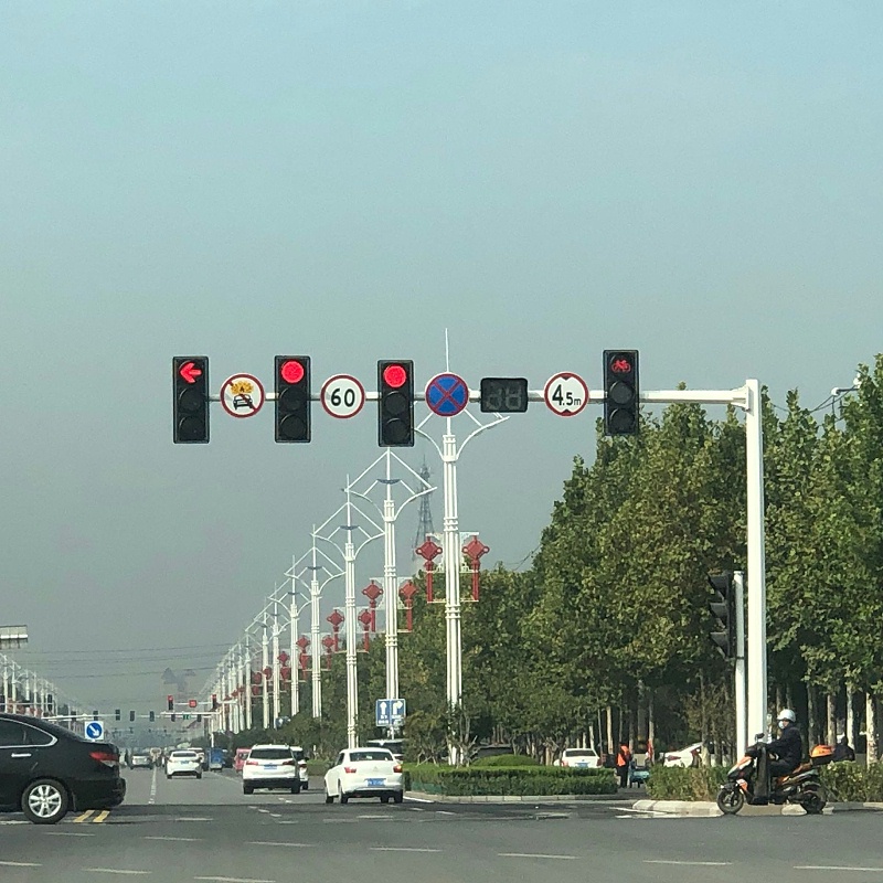 菲尼特信號(hào)燈桿