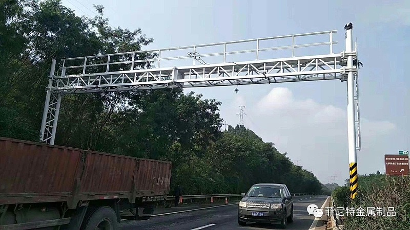 菲尼特龍門(mén)架