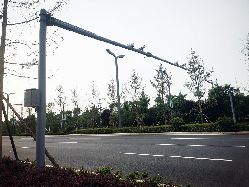 菲尼特監(jiān)控桿廠家