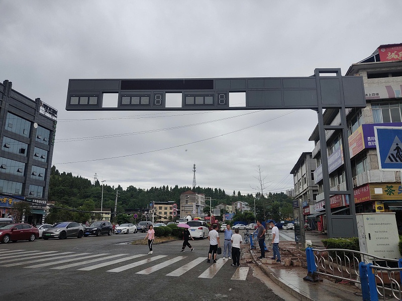 菲尼特信號燈桿