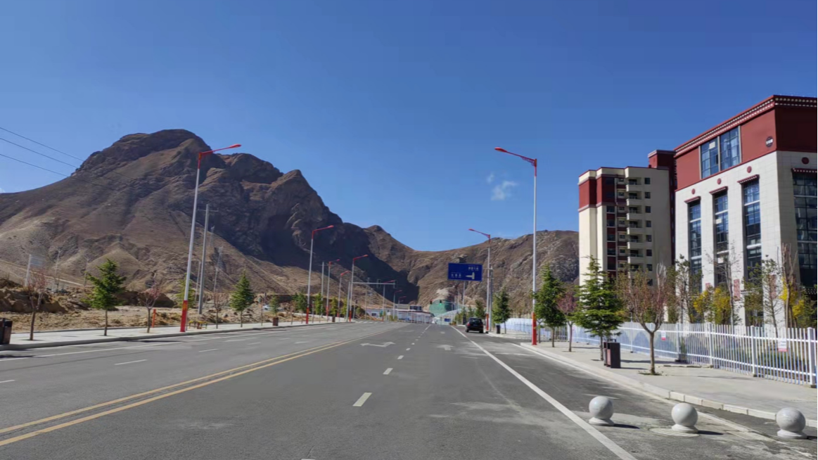 成都太陽能路燈工廠在哪 貴嗎