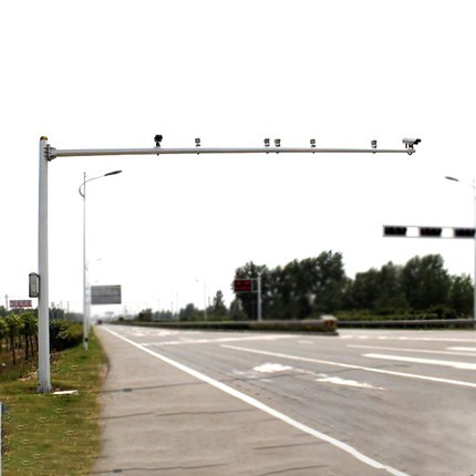 菲尼特道路監(jiān)控桿