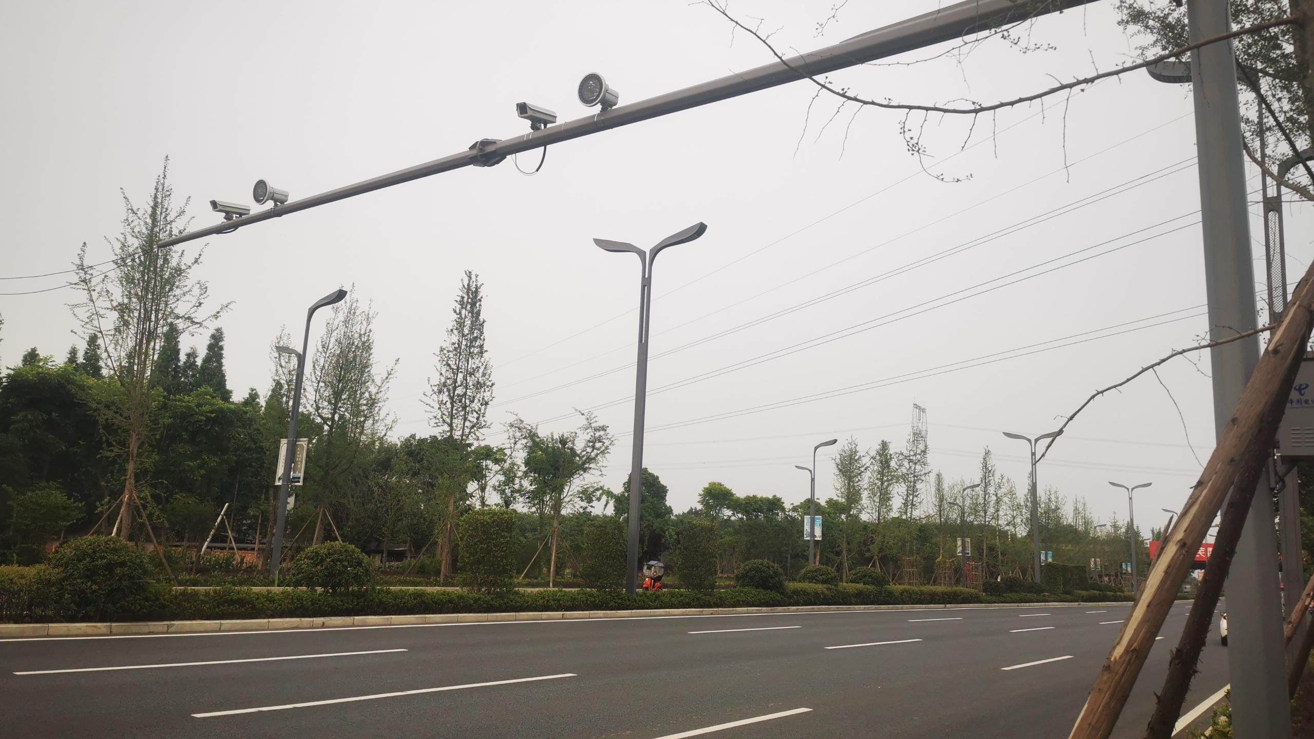 成都道路監(jiān)控桿工廠在哪